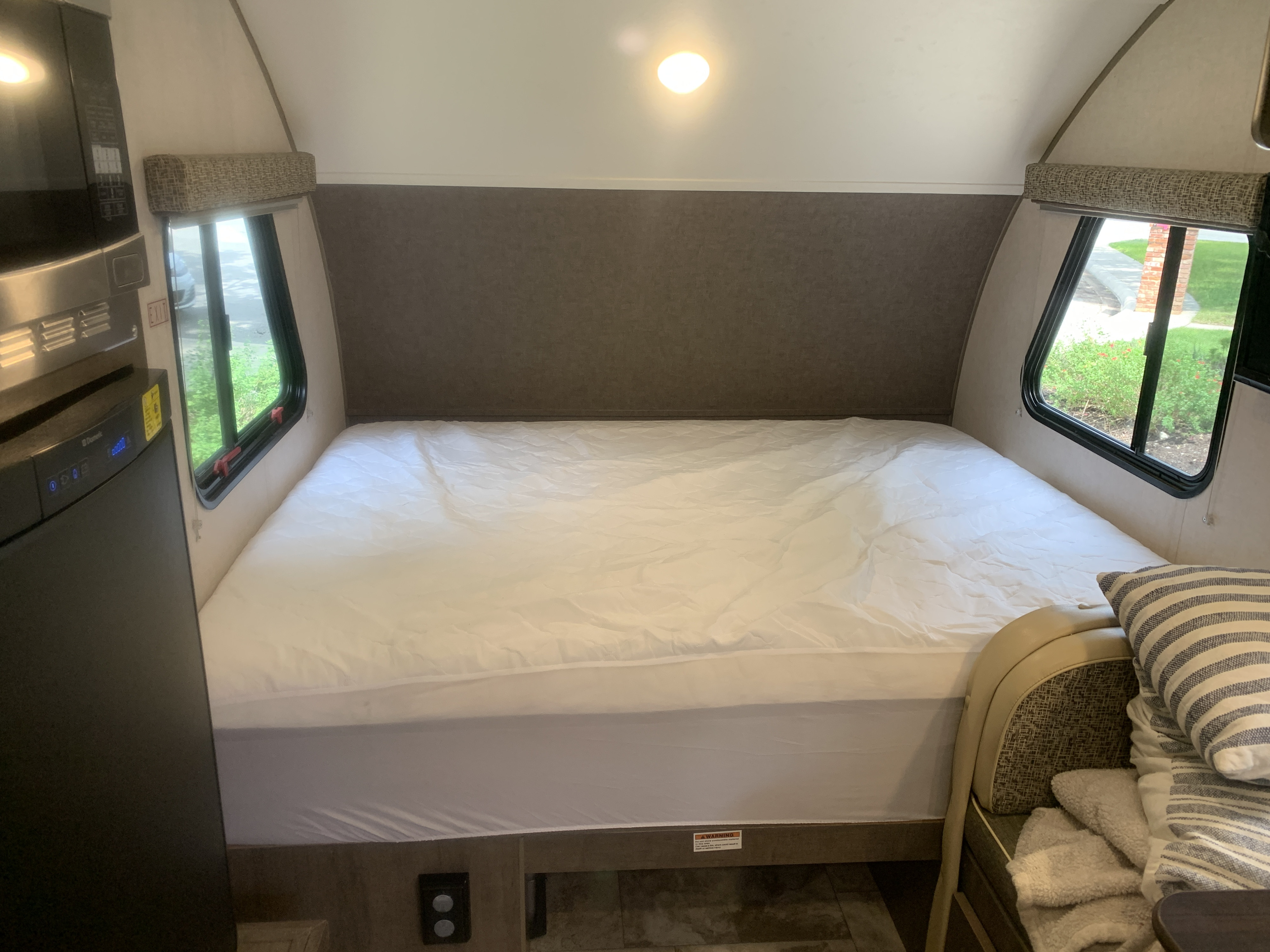 Travel trailer RV Rental 